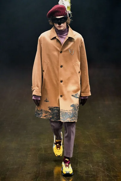 Look 44